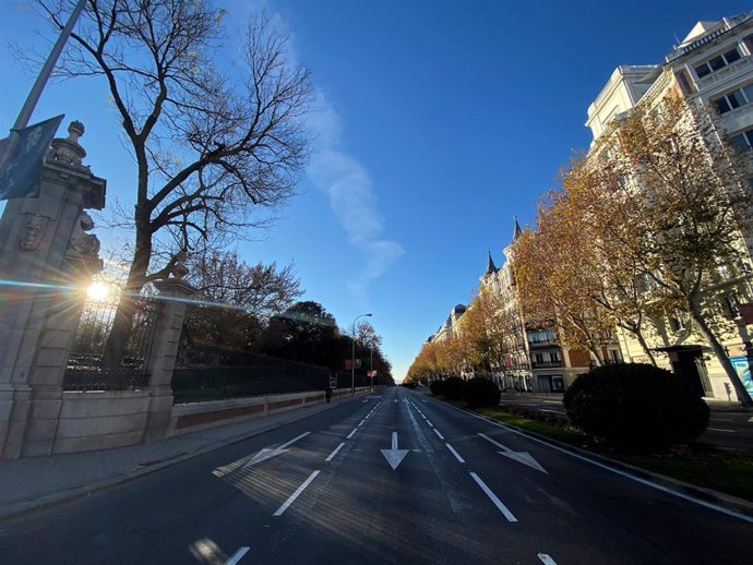 Archivo - El Paseo de Alfonso XII, frente al Parque del Retiro 