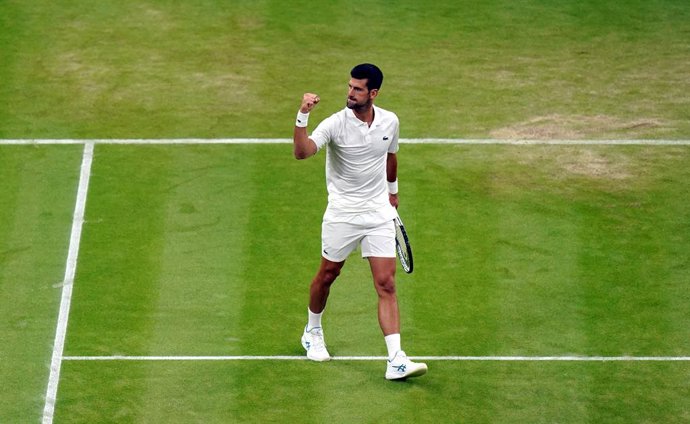 09 July 2023, United Kingdom, London: Serbian tennis player Novak Djokovic reacts during his men's singles round of 16 match against Poland's Hubert Hurkacz on day five of the 2023 Wimbledon Championships at the All England Lawn Tennis and Croquet Club 