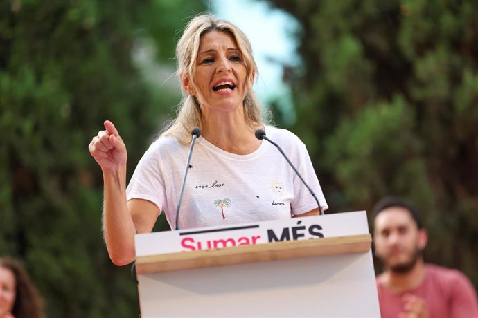 La candidata de Sumar a la presidencia del Gobierno, Yolanda Díaz, participa en el acto central de campaña de Sumar MÉS, en el Parc de ses Fonts de Palma, a 10 de julio de 2023, en Palma de Mallorca, Mallorca, Baleares (España). 