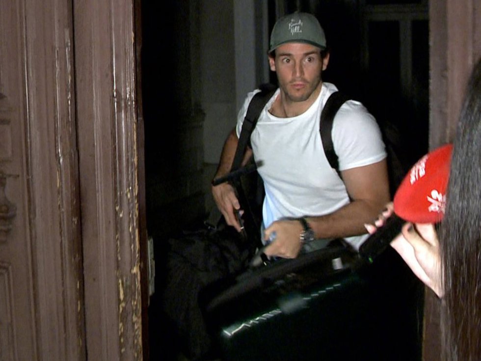 Iñigo Onieva ha abandonado su casa cargado de maletas para comenzar su luna de miel