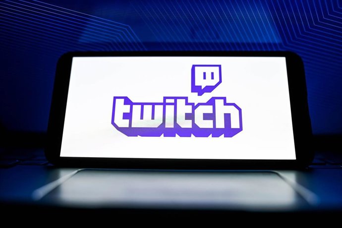 Archivo - Logo de Twitch en un teléfono móvil