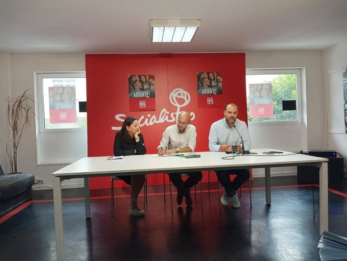 Rueda de prensa del PSOE local de Santiago