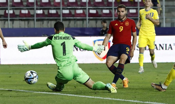 Abel Ruiz en el España-Ucrania de la fase de grupos del Europeo Sub-21