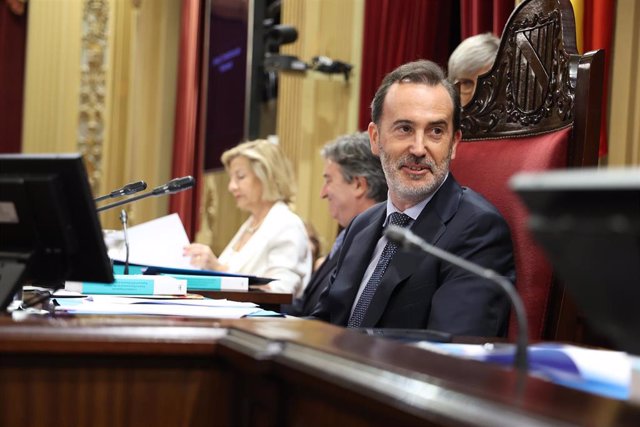 El presidente del Parlament, Gabriel Le Senne, pronuncia el discurso de apertura de la XI legislatura