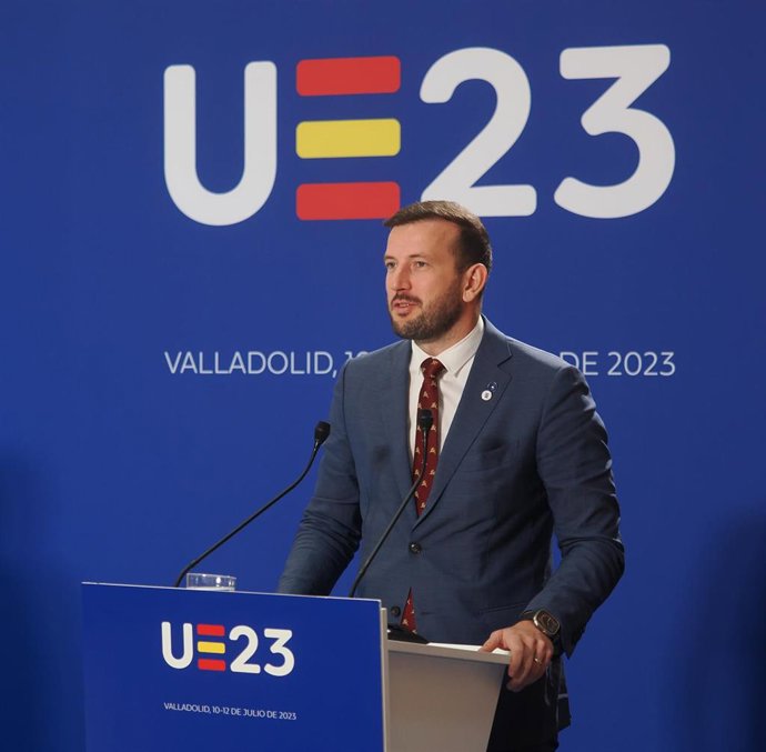 El Comisario de Medio Ambiente de la UE, Virginijus Sinkevicius, durante una rueda de prensa con la vicepresidenta tercera y ministra para la Transición Ecológica y el Reto Demográfico, tras la reunión informal de ministros de Medio Ambiente de la Unión