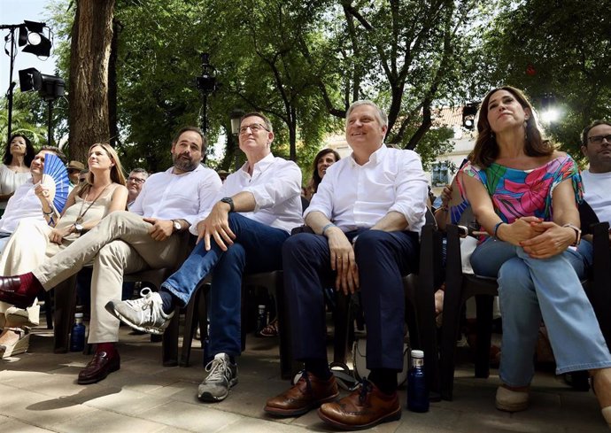 El candidato del PP a la Presidencia del Gobierno, Alberto Núñez Feijóo, en un mitin en Ciudad Real