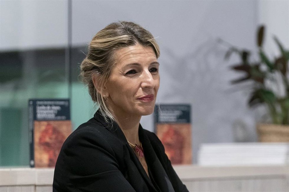 Archivo - La vicepresidenta segunda Yolanda Díaz, interviene en el acto de presentación del libro 'Lucha de clases, franquismo y democracia', del exdiputado Xavier Domnech, en el Espacio Ecco, a 16 de noviembre de 2022, en Madrid (España). 