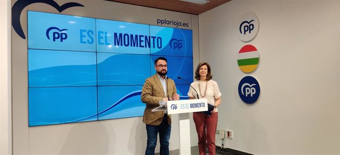 El candidato número dos al Congreso de los Diputados por el PP de La Rioja, Javier Merino, y la número 4, Mar San Martín