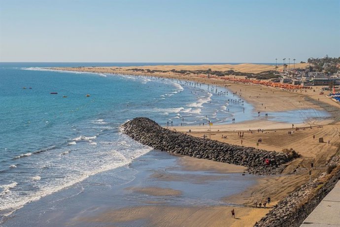 La playa de Maspalomas en el municipio turístico de San Bartolomé de Tirajana, en la isla de Gran Canaria