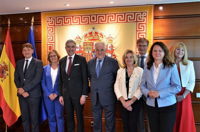 El presidente del TC, Cándido Conde-Pumpido, recibe a una delegación del TC alemán