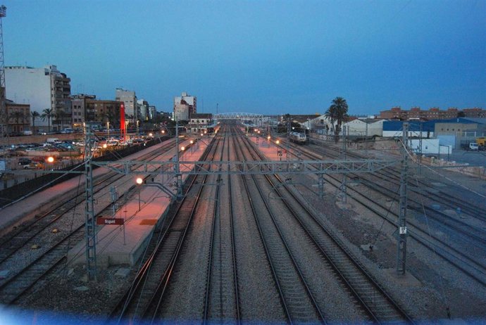 El alcalde de Sagunto afirma que el ayuntamiento exigirá medidas compensatorias por el trazado del AVE por la zona de la estación