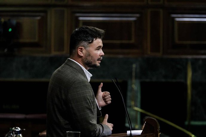 Archivo - El portavoz en el Congreso de Esquerra Republicana, Gabriel Rufián, interviene durante una sesión plenaria, en el Congreso de los Diputados, a 16 de mayo de 2023, en Madrid (España). El Pleno del Congreso debate una proposición no de ley de Es