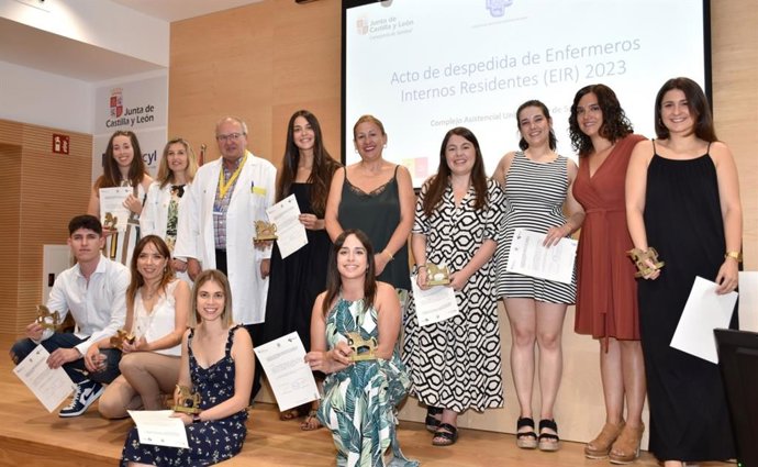 Acto de despedida de los once enfermeros residentes.