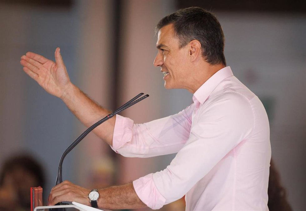 El secretario general del PSOE y presidente del Gobierno, Pedro Sánchez, interviene en el acto de inicio de la campaña, en el Pabellón de Convenciones de la Casa de Campo de Madrid, a 6 de julio de 2023, en Madrid (España). El mitin sirve para dar el pi