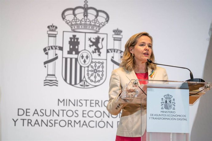 La vicepresidenta primera y ministra de Asuntos Económicos y Transformación Digital, Nadia Calviño, ofrece una rueda de prensa tras una reunión con las patronales bancarias, a 29 de junio de 2023, en Madrid (España). 