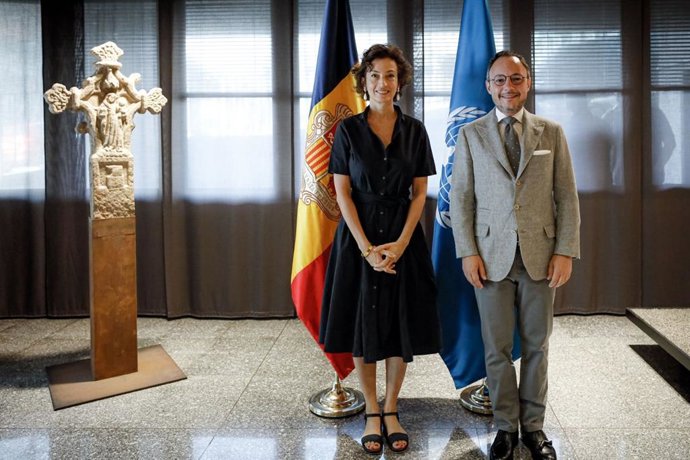 La directora general de la Unesco, Audrey Azoulay, i el president del Govern d'Andorra, Xavier Espot