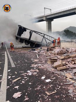 Accidente de camión en A-35