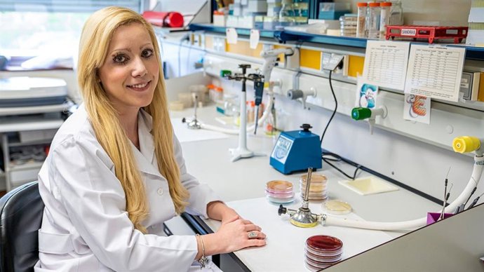 Sandra Martínez Álvarez obtiene el primer premio a la mejor comunicación oral en un simposio en Francia