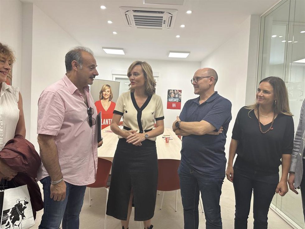 La cabeza de lista del PSOE al Congreso por Zaragoza, Pilar Alegría, ha mostrado su solidaridad con las zonas afectadas por las tormentas
