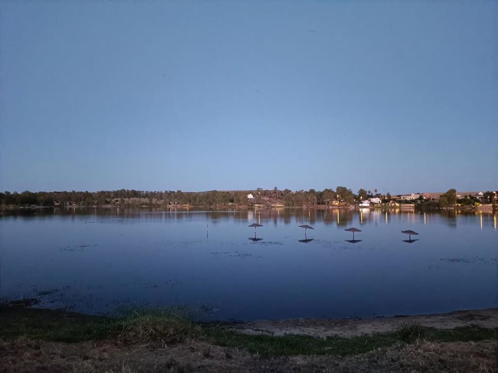 El embalse de Proserpina de Mérida por la noche