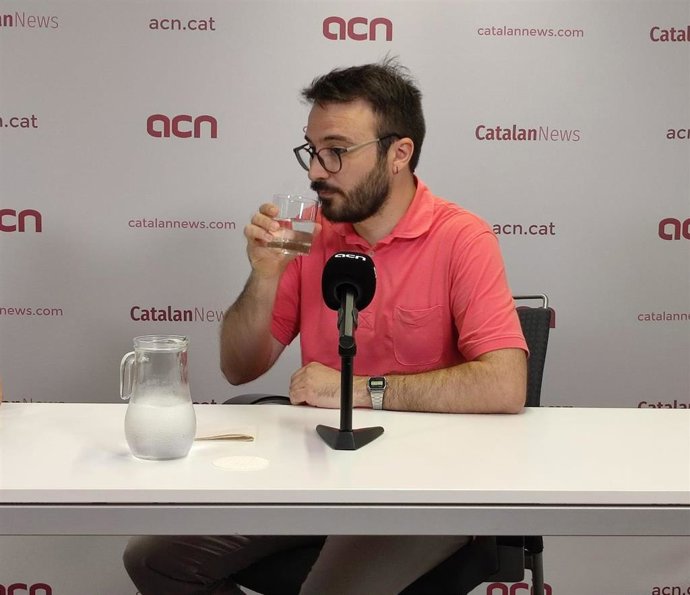 El cabeza de lista de la CUP al Congreso por Barcelona, Albert Botran, en rueda de prensa.