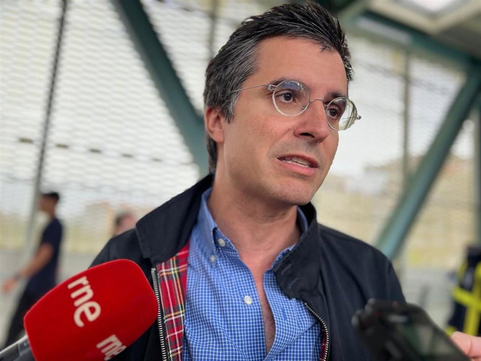 El portavoz del PP de Santiago, Borja Verea, en declaraciones a los medios este miércoles en Santiago de Compostela