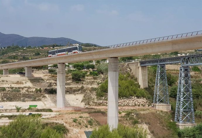 La Generalitat abrirá a la circulación el viernes 14 de julio el nuevo viaducto del TRAM d'Alacant sobre el barranco del Quisi en Benissa