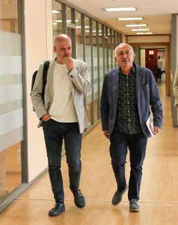 Archivo - Los secretarios generales de CCOO y UGT, Unai Sordo (d) y Pepe Álvarez (i), 