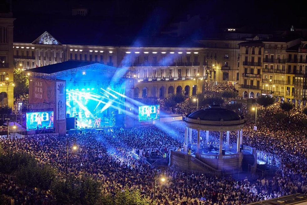 Concierto de Fangoria en la Plaza del Castillo.