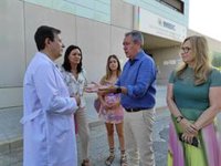 Espadas reivindica que el PSOE "sí cree en la comunidad científica" mientras otros lo dicen "con la boca chica"