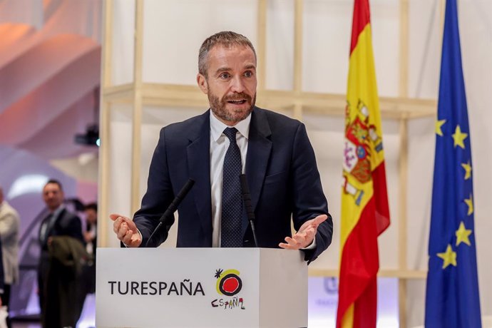 Archivo - El director general de Turespaña, Miguel Sanz, interviene durante la presentación de 'Esto es España', en la tercera jornada de la Feria Internacional de Turismo, FITUR 2023, en IFEMA Madrid, a 20 de enero de 2023, en Madrid (España). 