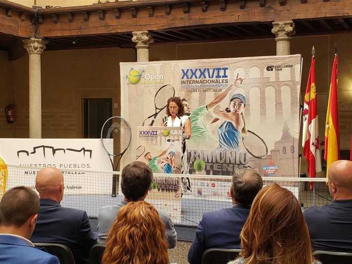 Virginia Ruano, directora del Open Villa de El Espinar, en la presentación del torneo.
