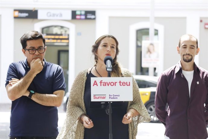 La número 6 de Sumar-En Comú Podem al Congreso por Barcelona, Candela López, y el número 2, Gerardo Pisarello.
