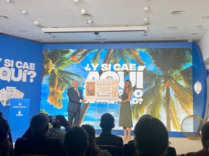 Lotería Nacional presenta el décimo de Navidad y anuncia el comienzo de la venta de la Lotería de Navidad en toda España