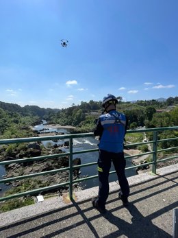 Archivo - Drones de la AXEGA participan en el operativo de búsqueda de un menor desaparecido en el río Miño, en Arbo (Pontevedra)