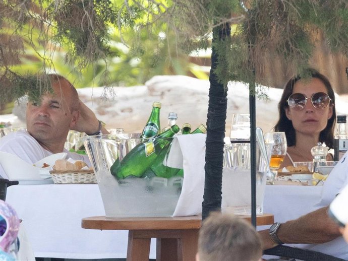ANDRÉS INIESTA Y SU MUJER, ANNA ORTIZ