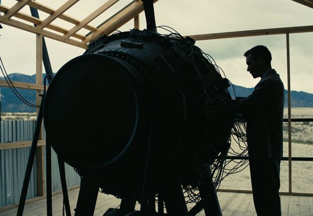 Así es Oppenheimer: La "aterradora", "compleja" y "más impresionante película de Nolan" con un "sublime" Cillian Murphy