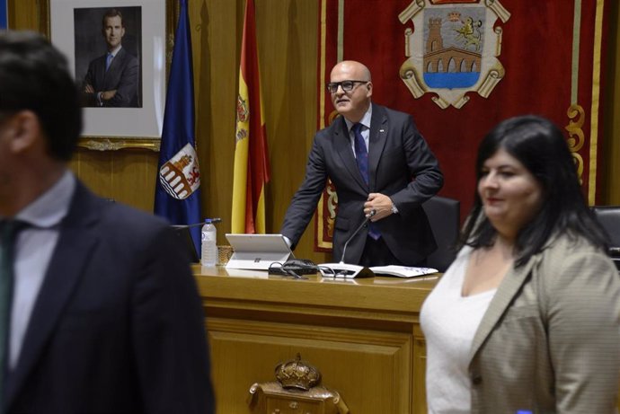 Último pleno de la Diputación de Ourense presidido por Manuel Baltar