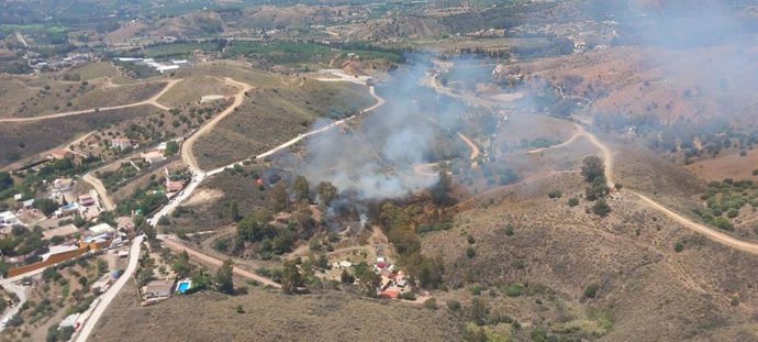 Fuego declarado en un paraje de Mijas