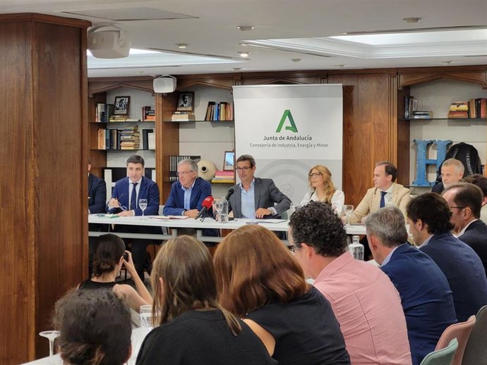 El consejero de Industria, Energía y Minas, Jorge Paradela, participa en el primer encuentro 'Made in Andalucía' celebrado en Sevilla