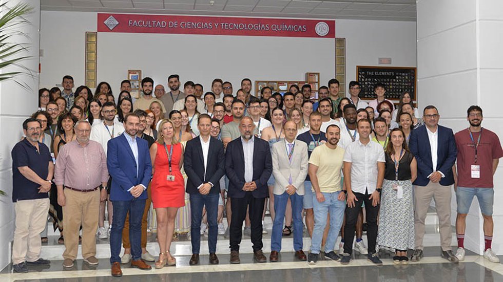 Archivo - El rector de la UCLM, Julián Garde, clausura el XVII Simposio Ciencia Joven