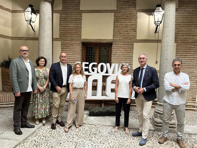 La Junta Rectora antes de la reunión en Segovia