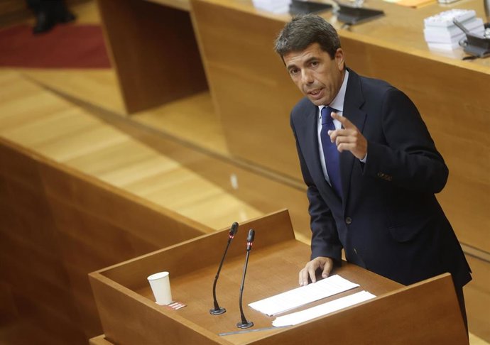 El candidato 'popular' a la Presidencia de la Generalitat, Carlos Mazón, en el pleno de investidura.