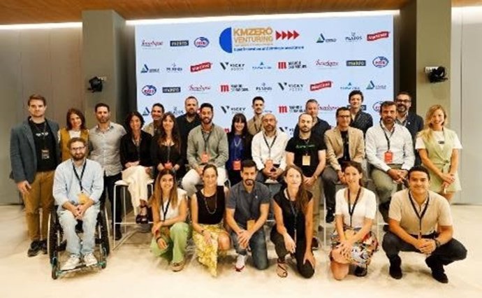 Representantes de KM ZERO Food Innovation Hub, compañías participantes y startups seleccionadas en la 2da edición de KM ZERO Venturing