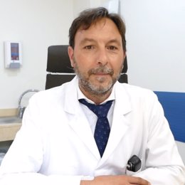 El Dr. Carlos Suárez Fonseca, del Grupo de Urología de Mínima Invasión del Hospital Universitario Ruber Juan Bravo