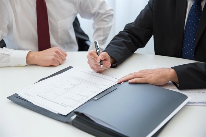 Archivo - Firma, foto de recurso, registradores, contrato, constitución, empresas.