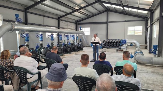 El consejero en funciones Antonio Luengo, durante su intervención en el acto en defensa del Trasvase convocado por la Comunidad de Regantes de Librilla
