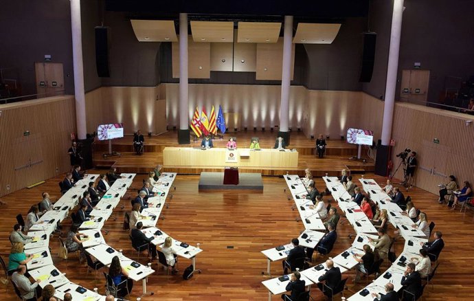 Pleno de constitución de la Diputación de Barcelona.