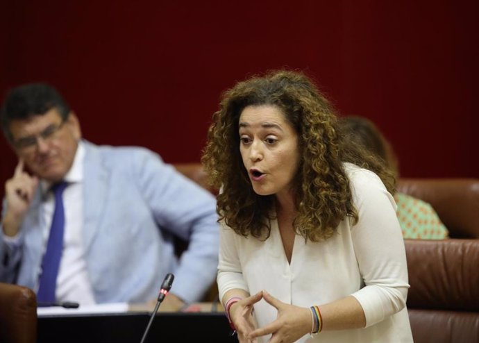 La portavoz de Por Andalucía, Inmaculada Nieto, en el Parlamento de Andalucía con motivo de la sesión de control al presidente de la Junta de Andalucía el 13 de julio de 2023.