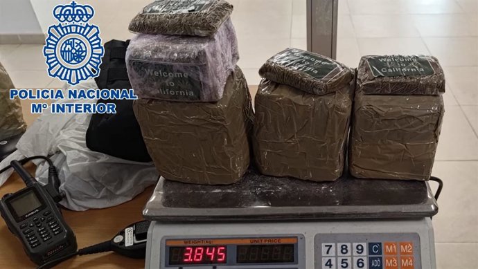 Hachís intervenido por la Policía.